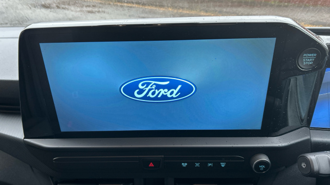 Ford Transit Custom 320 L1 Diesel Fwd 2.0 EcoBlue 150ps H1 Van Limited - Image 15